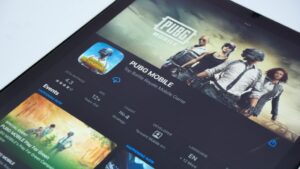 «مناشدة عاجلة لوقف ملاحقة الأطفال بسبب الألعاب الإلكترونية» السلطات المصرية مطالبة بحماية حقوق الأطفال في اللعب والإبداع